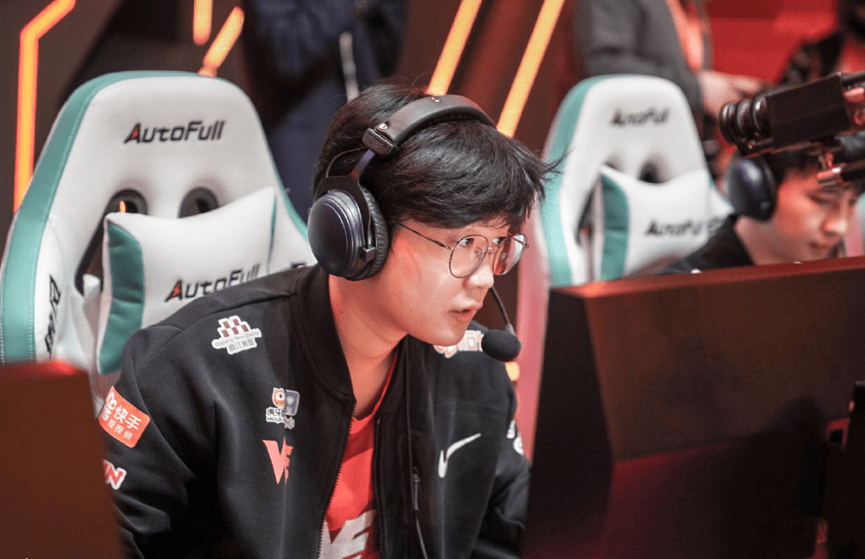 开云体育入口-包含TES鏖战JDG，Lehends极限生还后反打焦点之战淘汰赛，点燃全场激情的词条