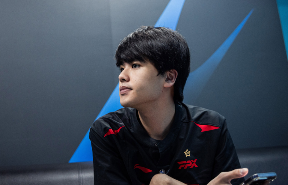 包含TES鏖战JDG,Lehends极限生还后反打焦点之战淘汰赛,点燃全场激情的词条 包含TES鏖战JDG,Lehends极限生还后反打焦点之战淘汰赛,点燃全场激情的词条